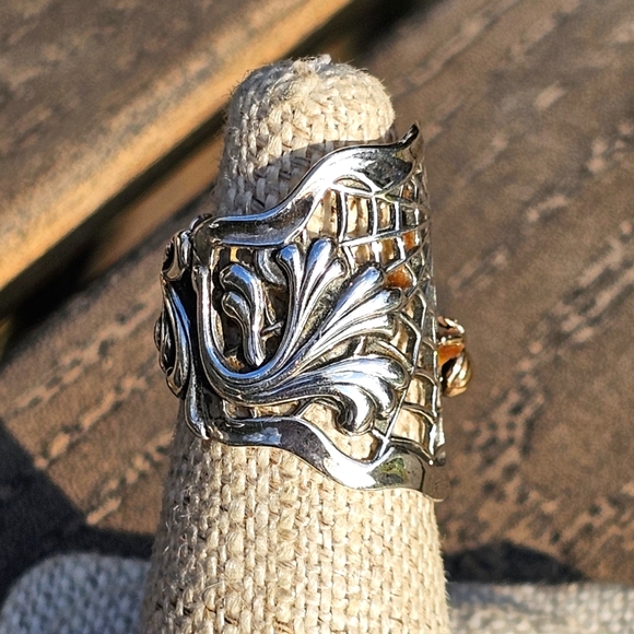 14k gold & 925 sterling spider web ring - Picture 3 of 10